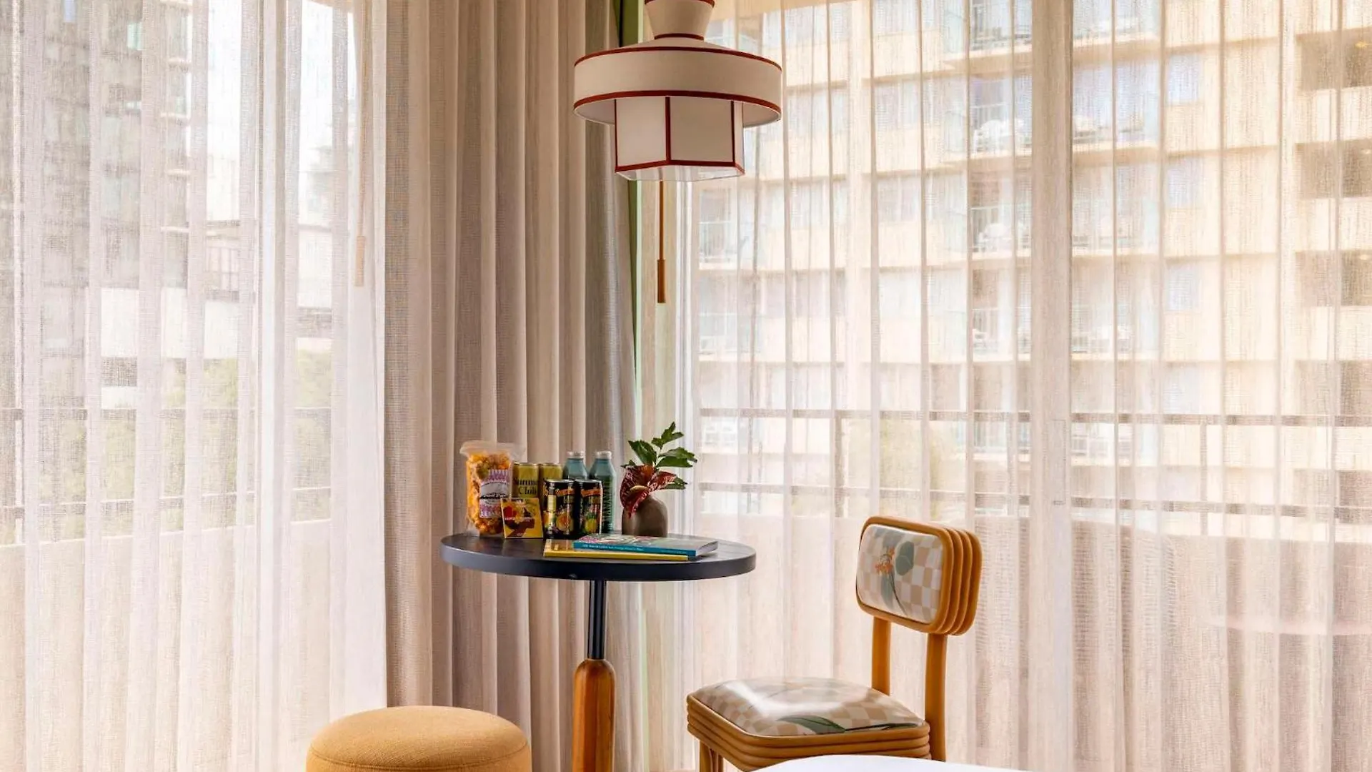 Wayfinder Waikiki - Voted Top 10 Best Hotels In Hawaii! Гонолулу 4*,  США