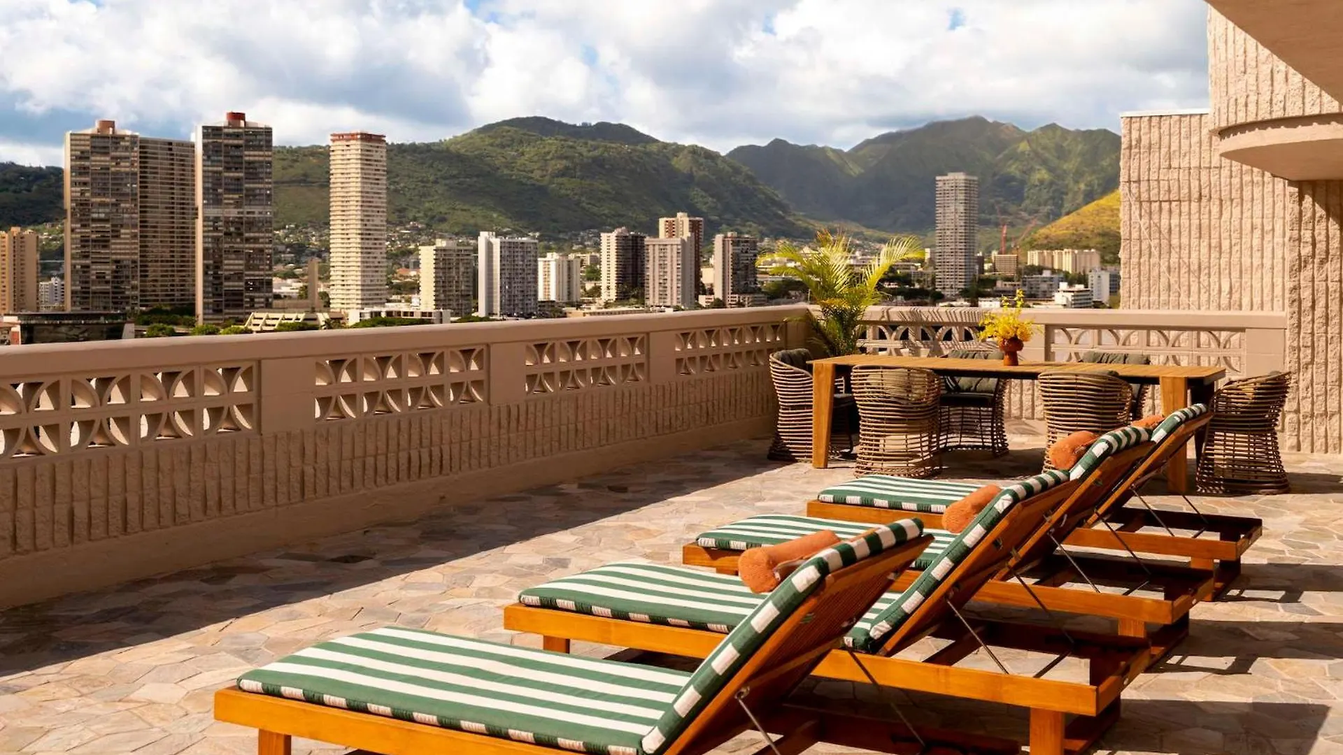 Wayfinder Waikiki - Voted Top 10 Best Hotels In Hawaii! Гонолулу 4*,  США